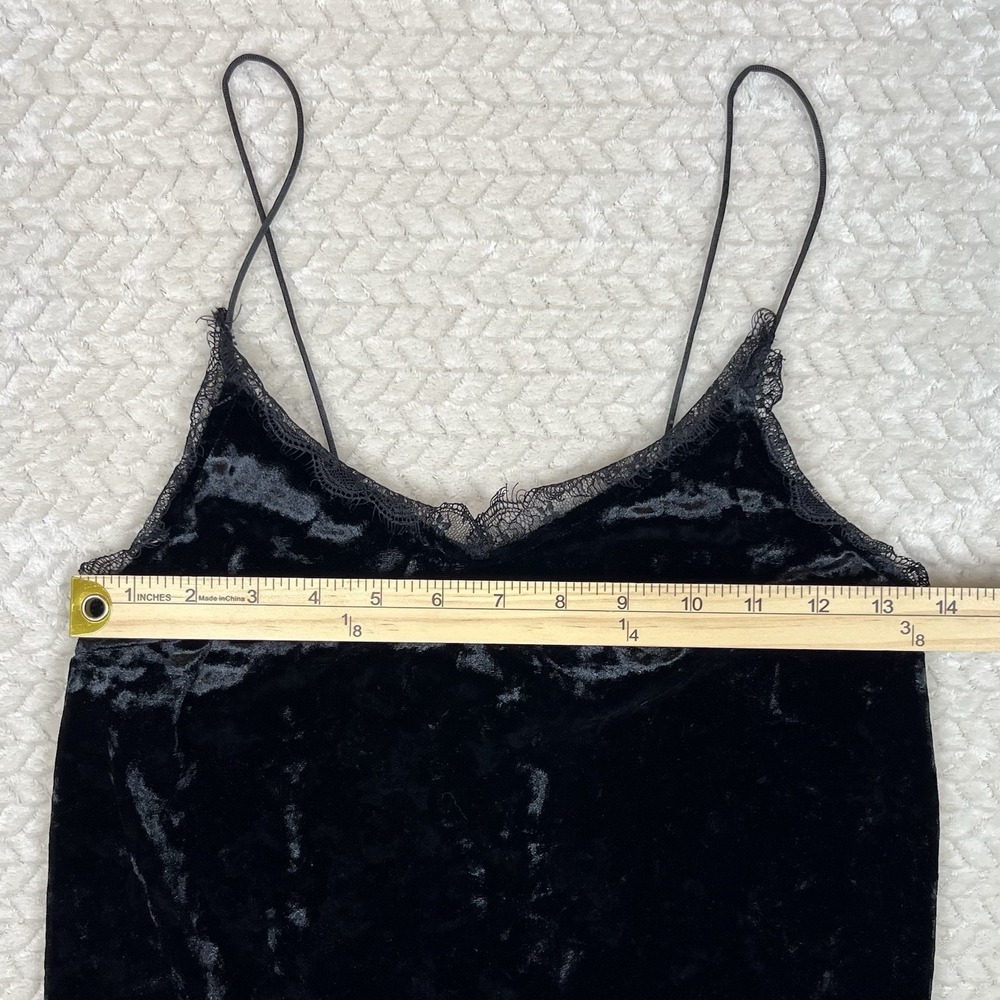 Kimchi Blue Urban Crushed Black Velvet Eyelash Lace Tank Top Size‎ XS Fairygoth - Picture 6 of 9